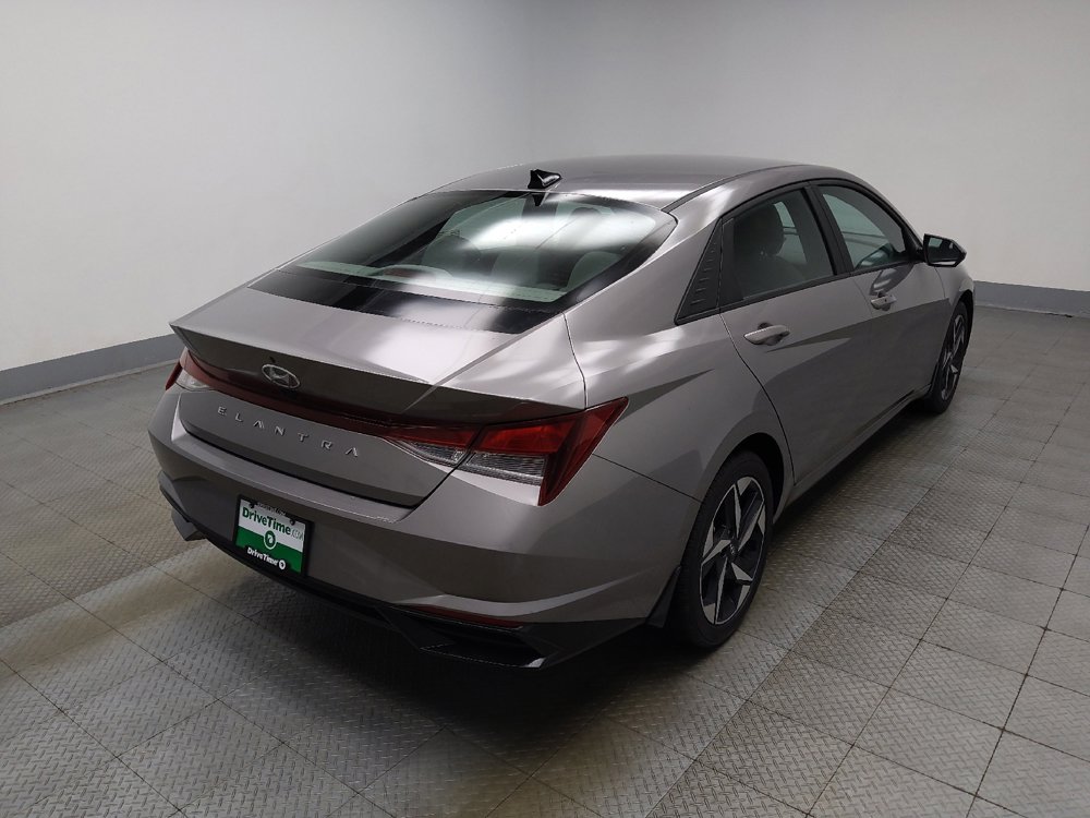 Used 2023 Hyundai Elantra SEL w/ Convenience Package FWD image 9