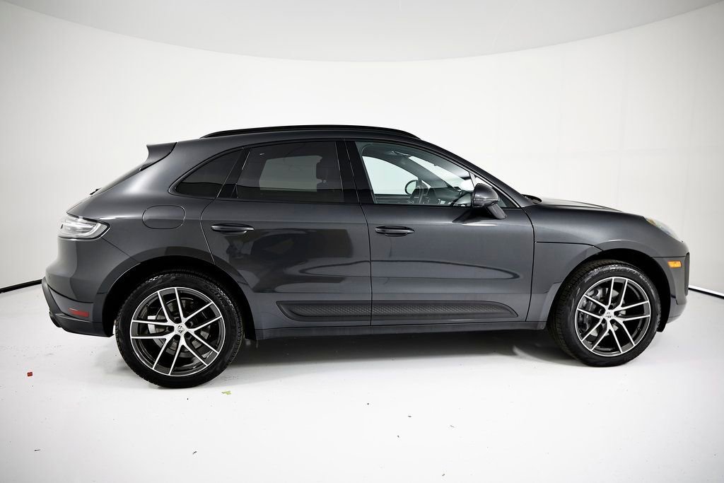 Certified 2025 Porsche Macan image 8