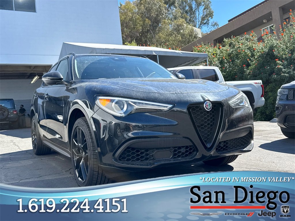 Used 2020 Alfa Romeo Stelvio w/ Nero Edizione