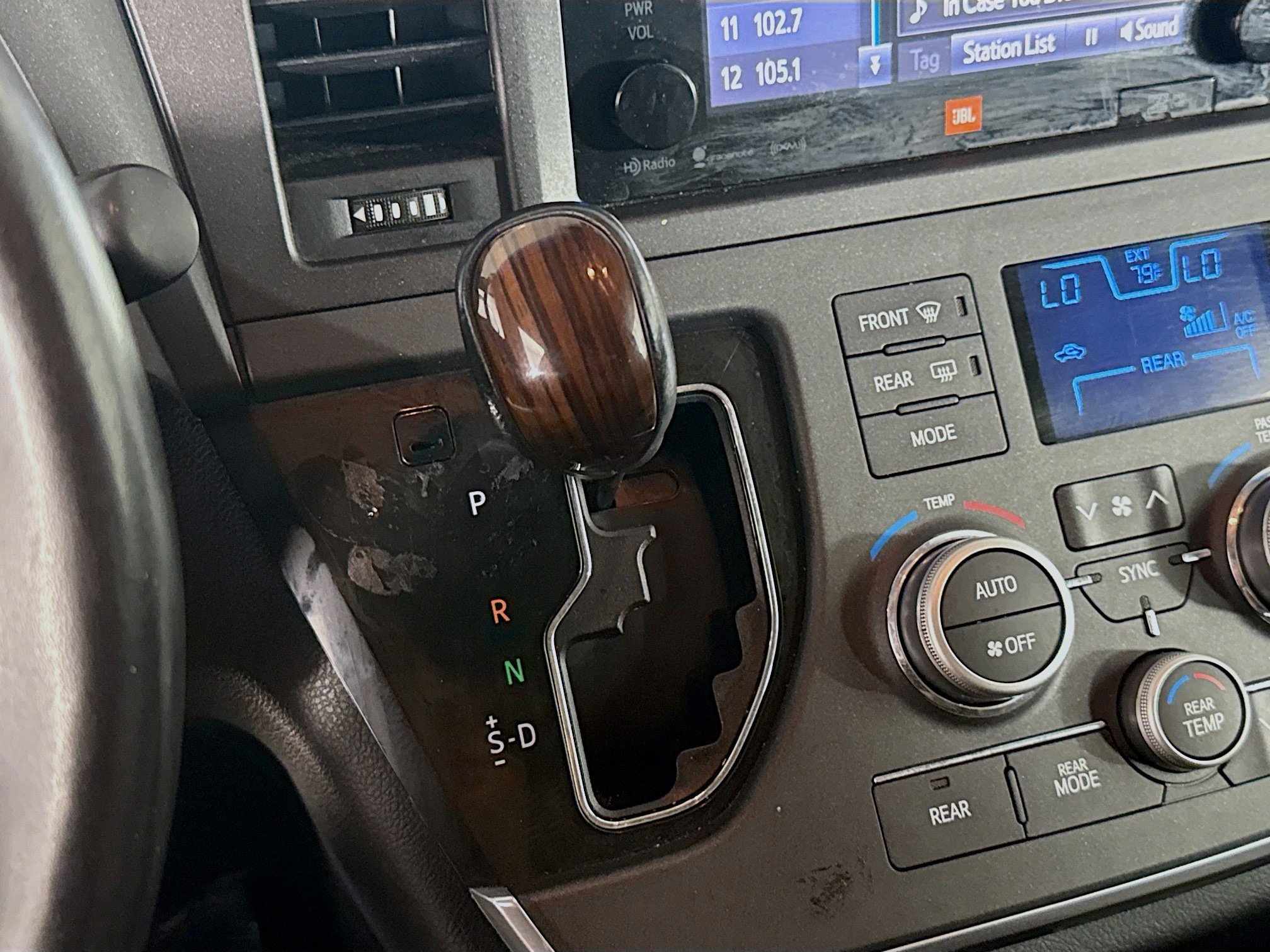 Used 2017 Toyota Sienna Limited Premium image 20