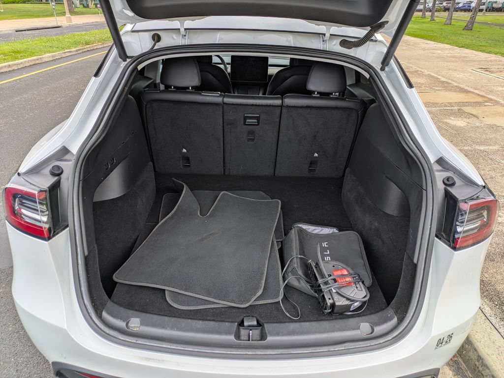 Used 2022 Tesla Model Y Performance AWD/4WD image 9