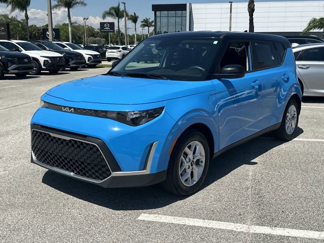 Used 2025 Kia Soul S FWD image 3