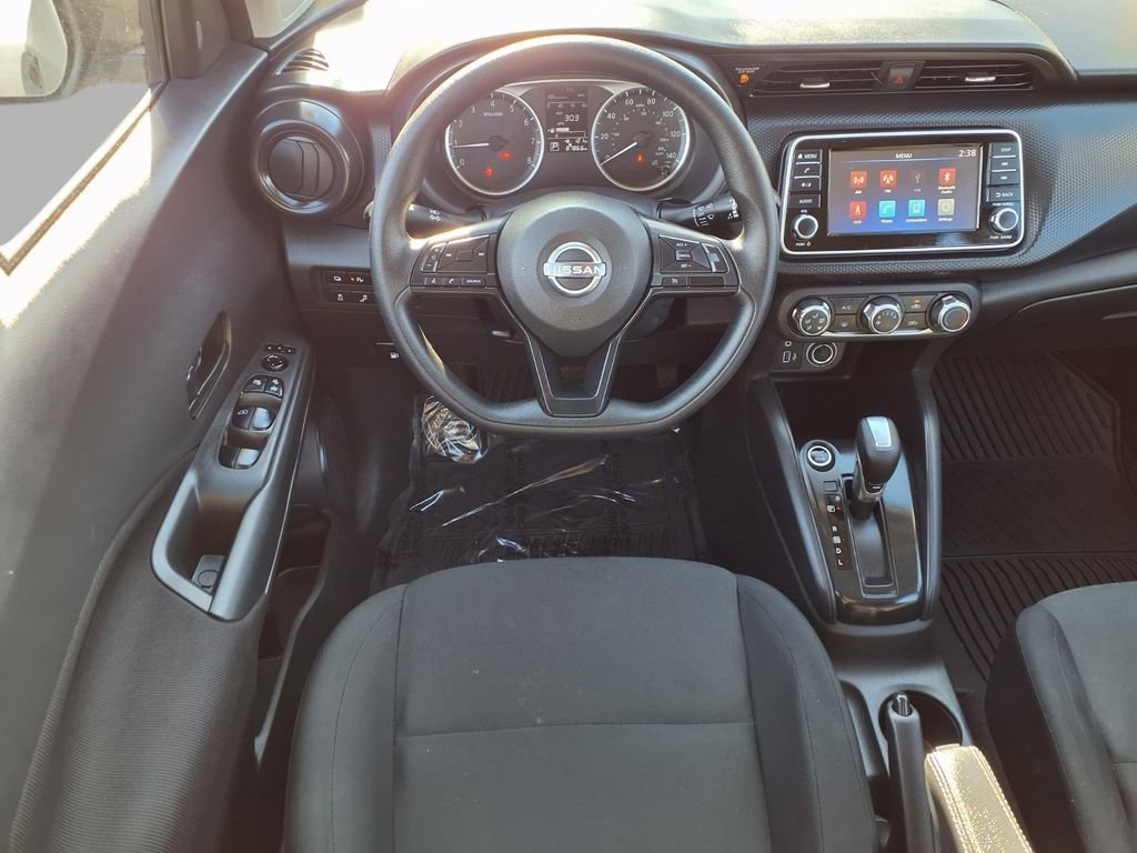 Used 2025 Nissan Kicks Play S image 4