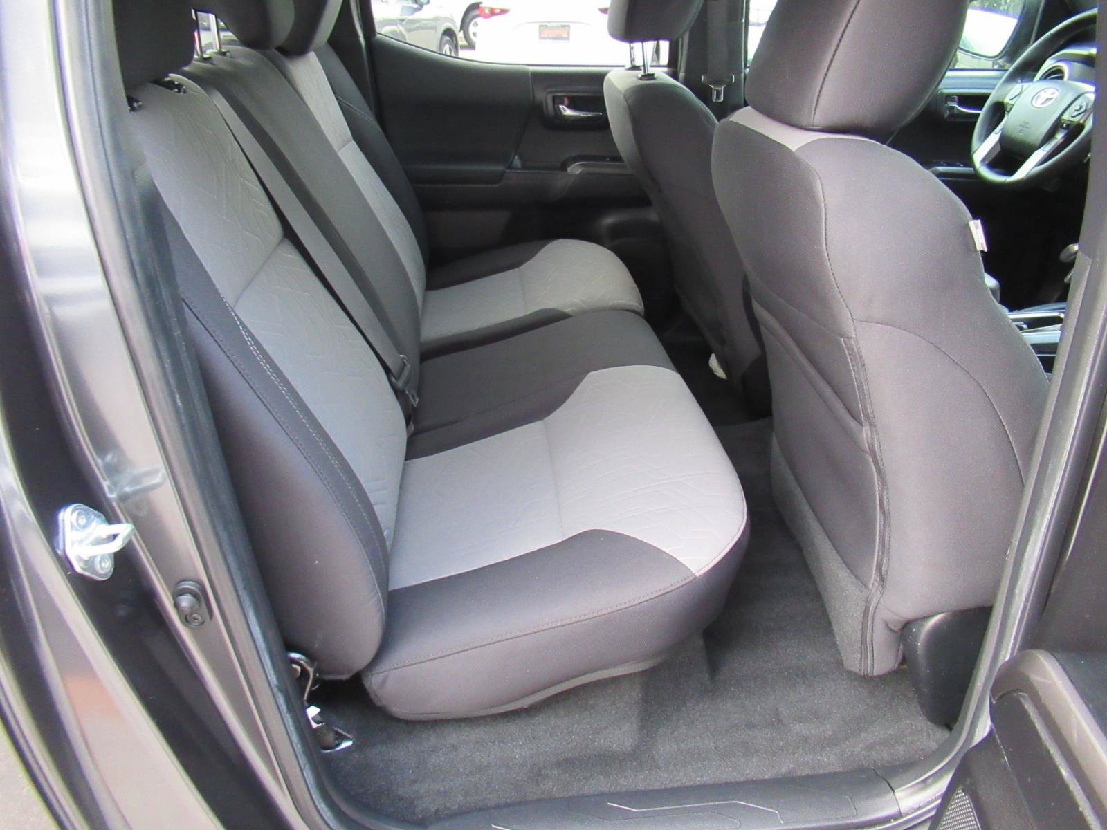 Used 2022 Toyota Tacoma TRD Sport w/ Technology Package RWD image 29