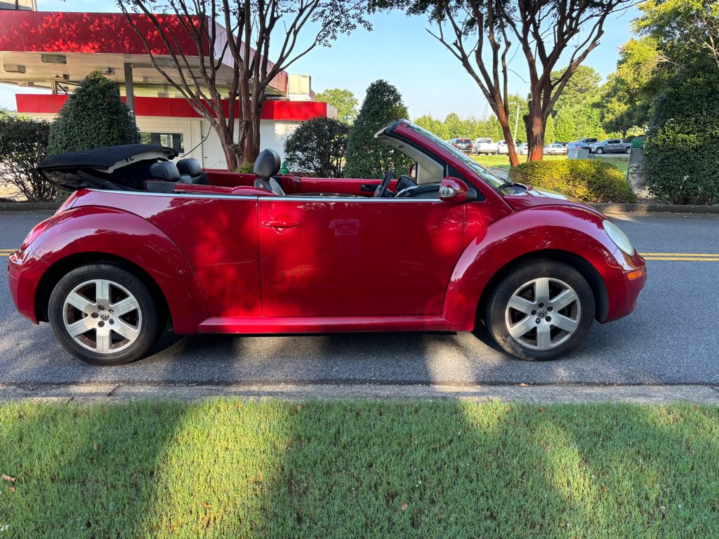 Used 2007 Volkswagen Beetle Convertible w/ Package 1 FWD image 5