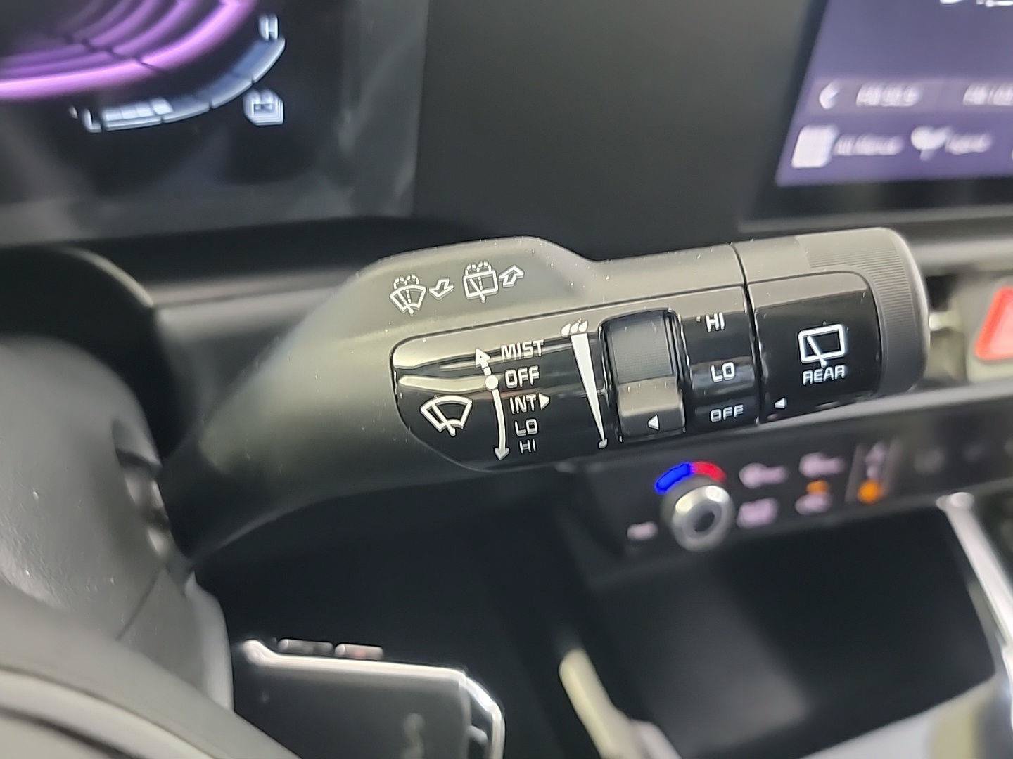 Used 2025 Kia Niro LX FWD image 26
