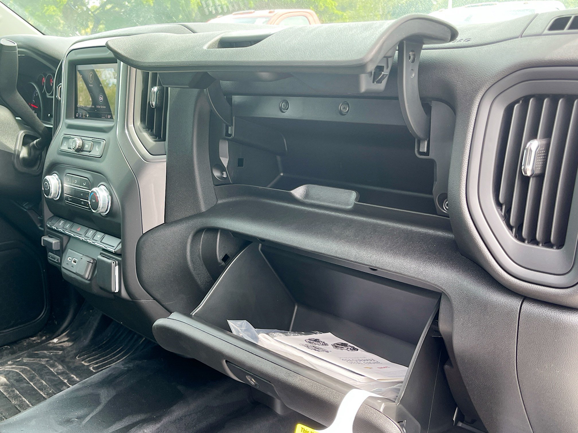New 2024 GMC Sierra 3500 Pro w/ Convenience Package RWD image 9
