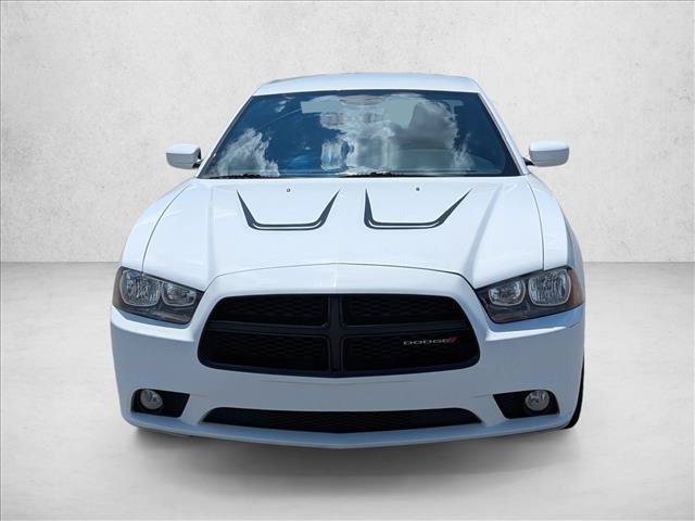 Used 2014 Dodge Charger SXT RWD image 2