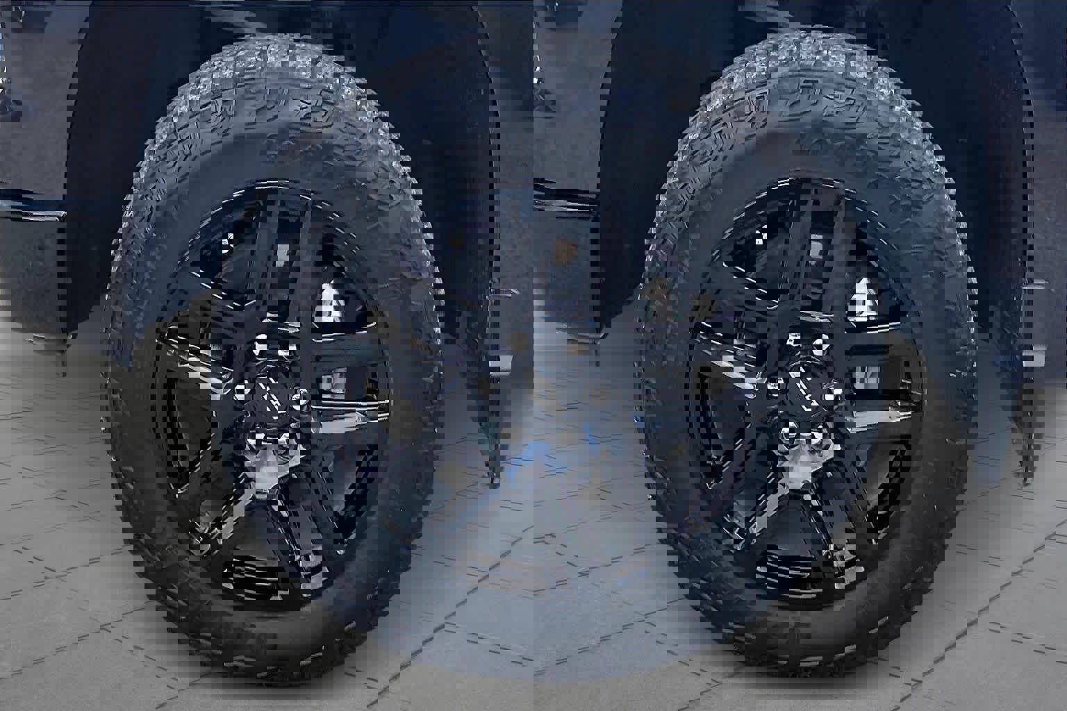 Used 2024 Chevrolet Silverado 1500 LT Trail Boss w/ LT Trail Boss Premium Package AWD/4WD image 11