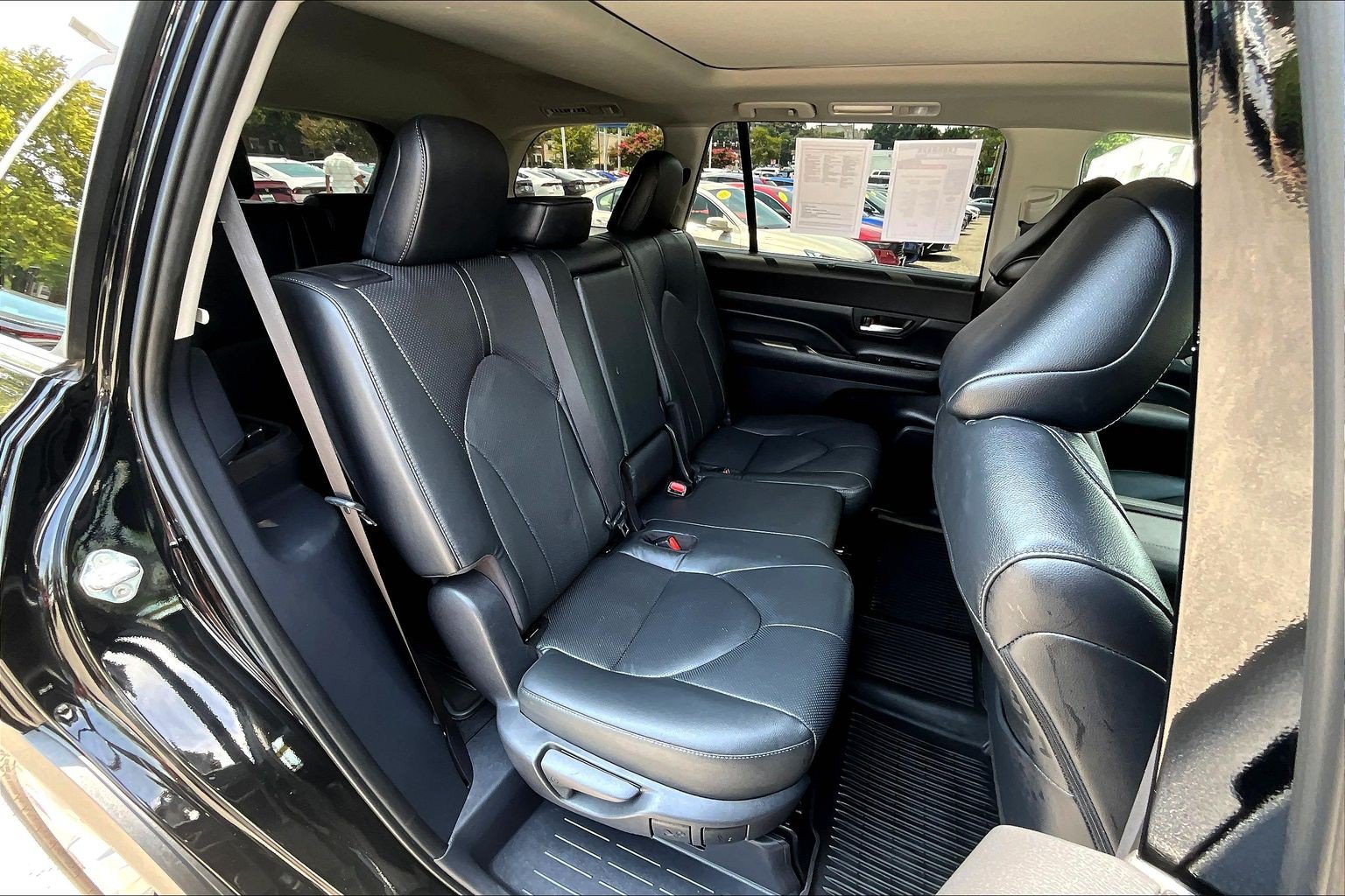Used 2025 Toyota Grand Highlander AWD Hybrid image 29