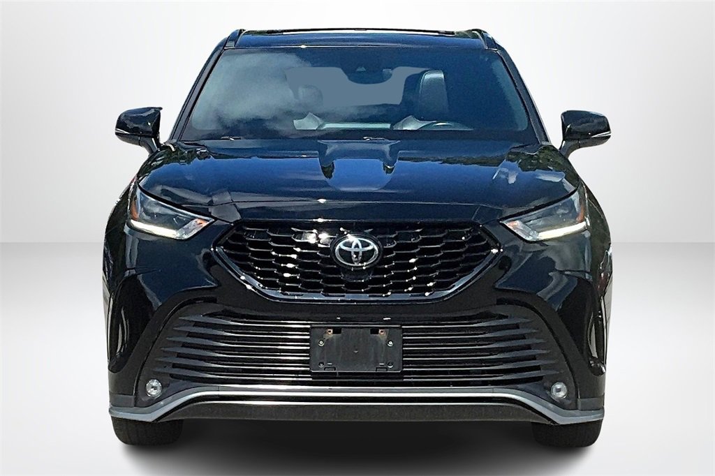 Used 2021 Toyota Highlander XSE image 2