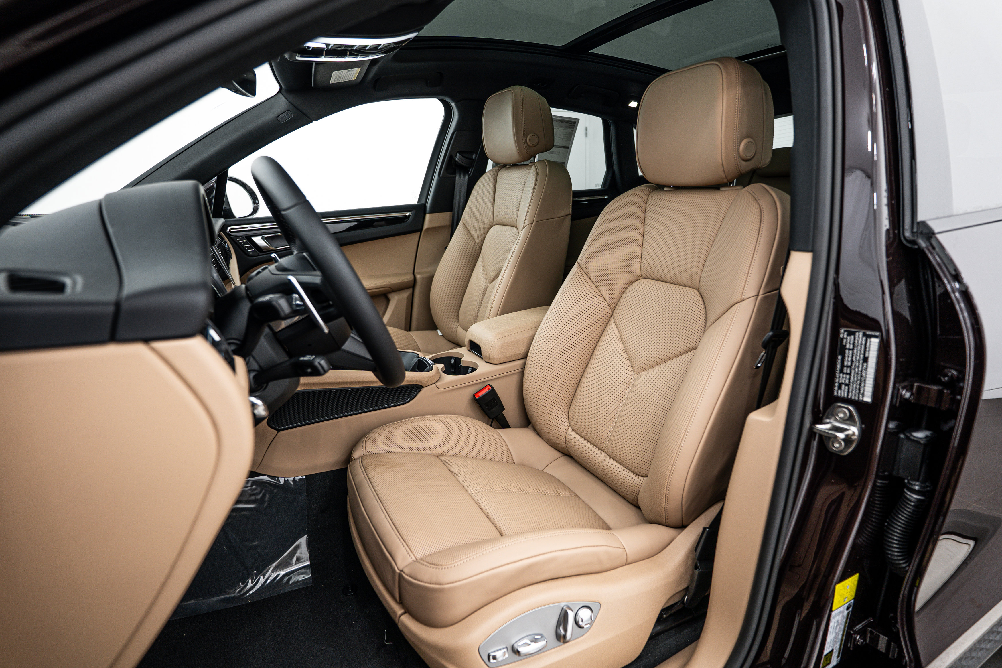 New 2026 Porsche Macan image 5