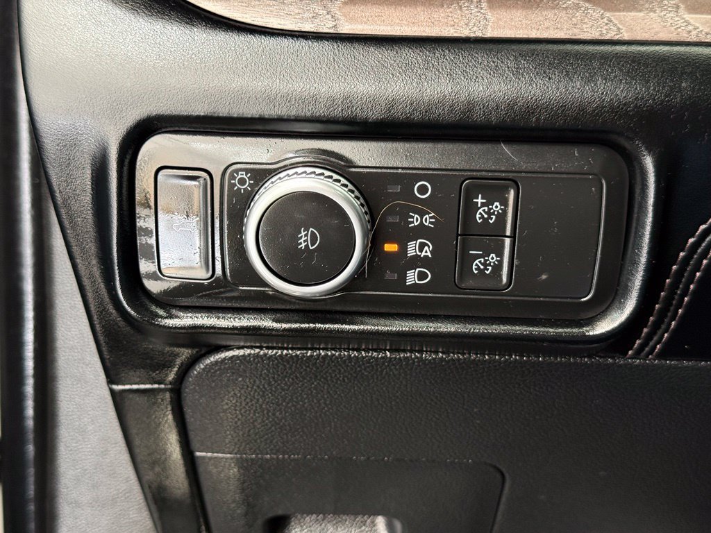 Used 2022 Ford Explorer Platinum w/ Equipment Group 601A AWD/4WD image 38