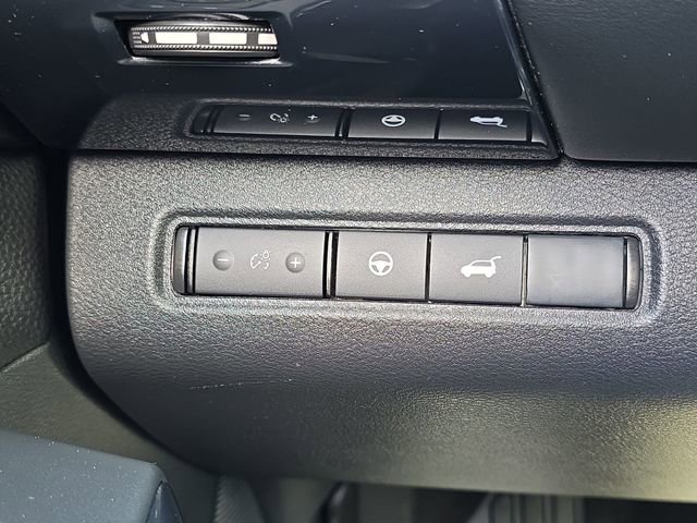 Certified 2024 Nissan Pathfinder SV w/ SV Premium Package image 33
