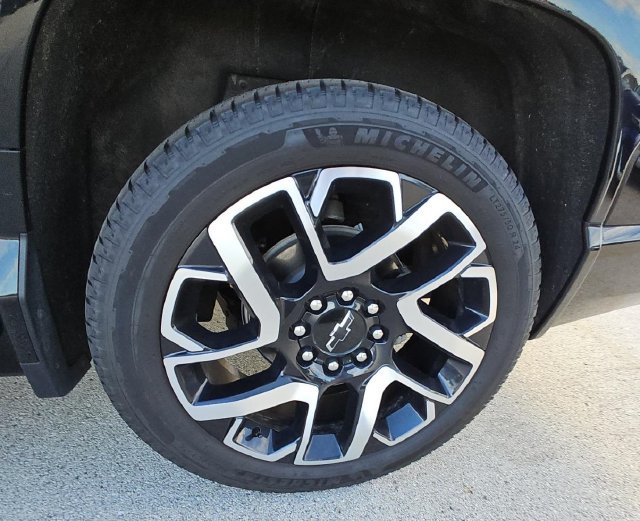 Used 2025 Chevrolet Silverado EV RST w/ LPO, Utility Wall Package AWD/4WD image 9