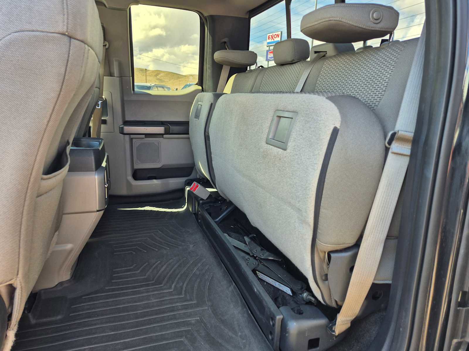 Used 2015 Ford F150 XLT w/ Equipment Group 302A Luxury image 27