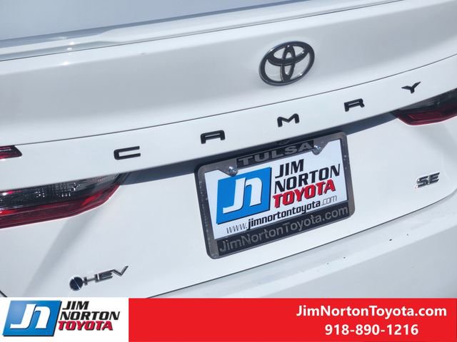 Used 2025 Toyota Camry SE w/ Convenience Package image 12