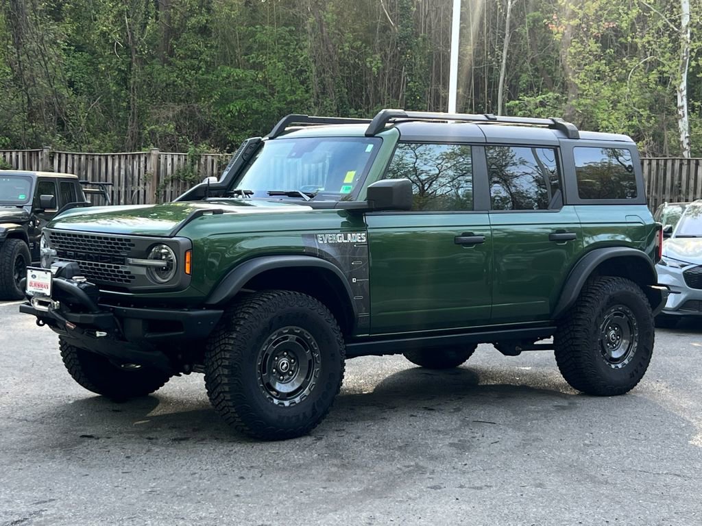 Used 2024 Ford Bronco Everglades image 3