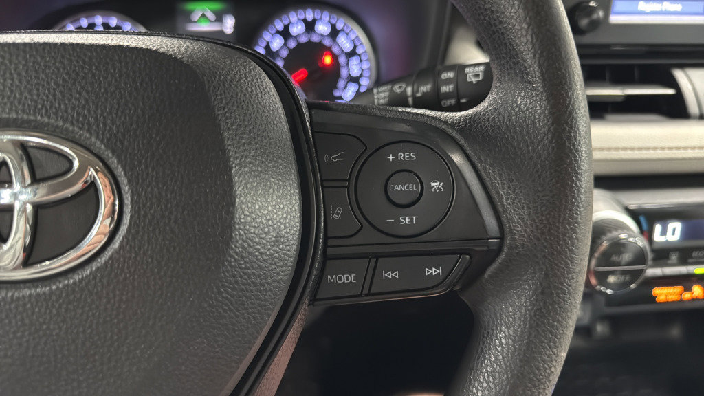 Used 2019 Toyota RAV4 XLE FWD image 23