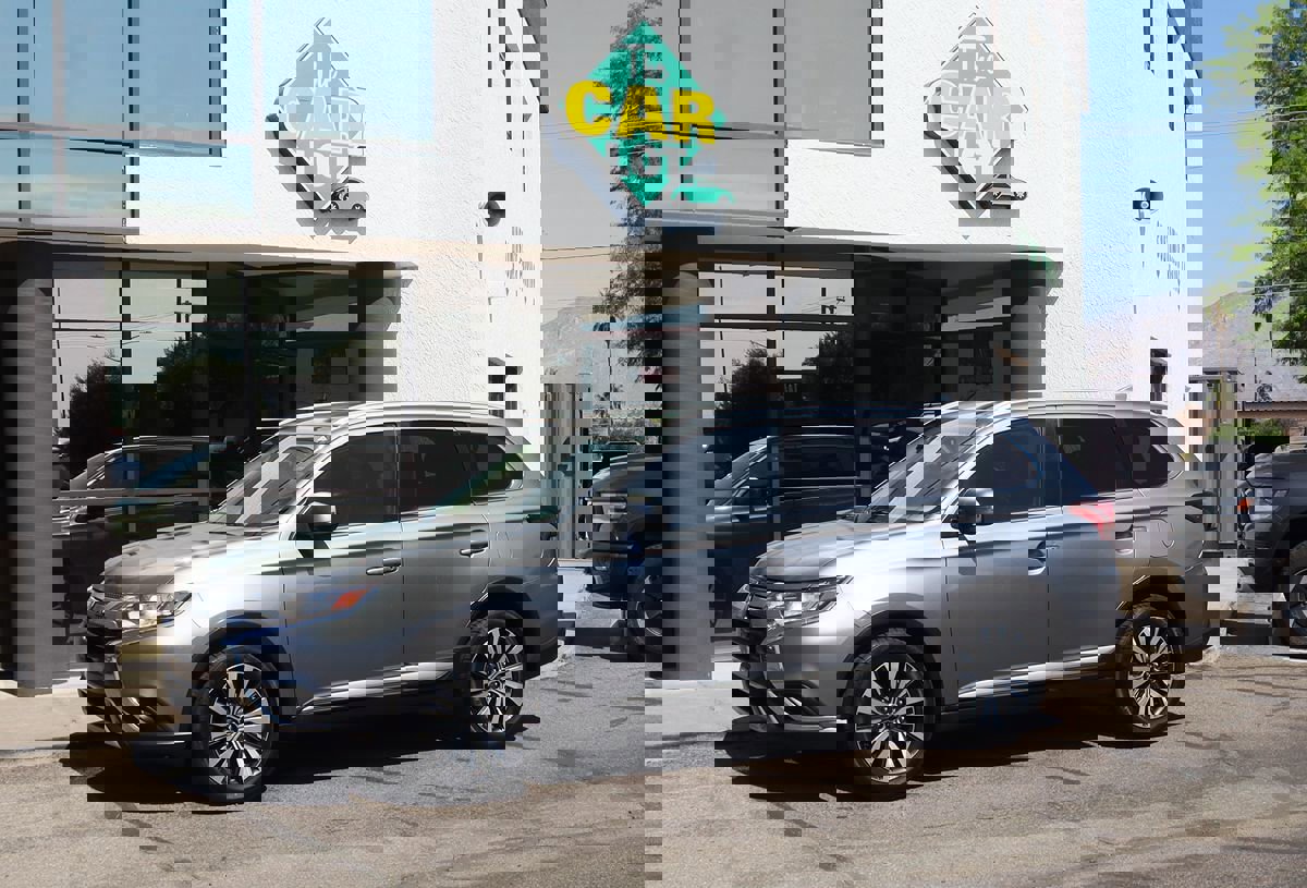 Used 2020 Mitsubishi Outlander SE image 7