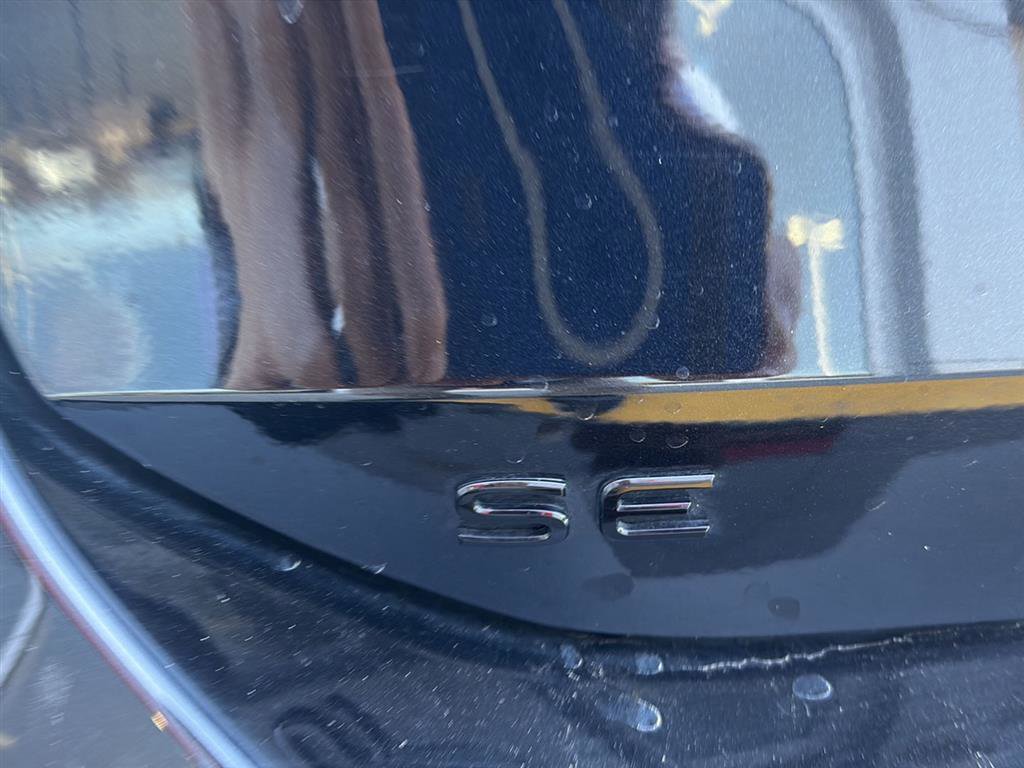 Used 2025 Volkswagen Tiguan SE R-Line image 22