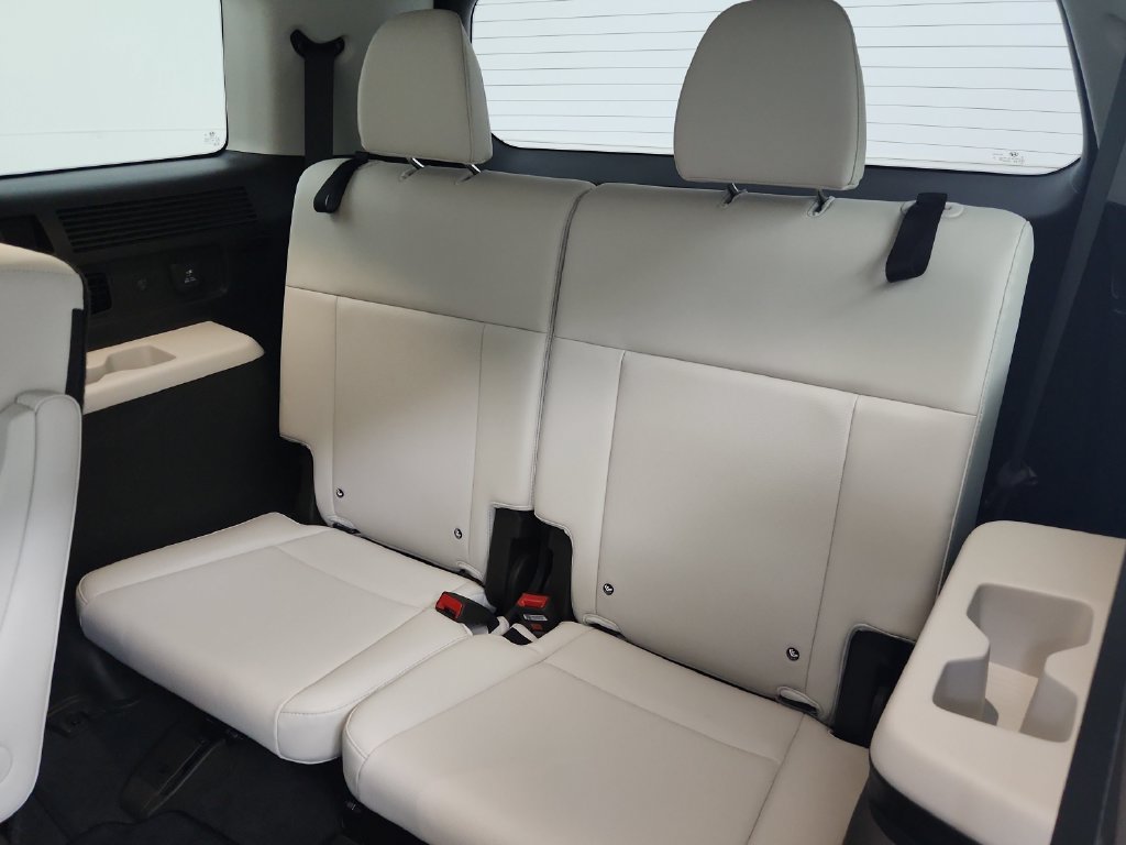 Used 2024 Hyundai Santa Fe Calligraphy AWD/4WD image 36