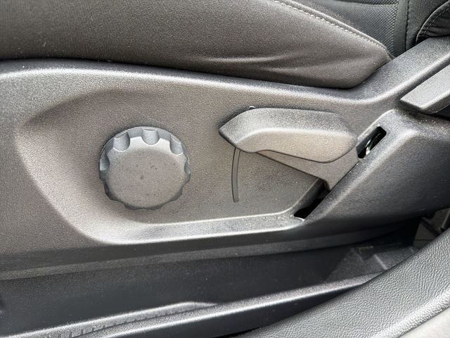 Used 2024 Ford Edge SE w/ Black Appearance Package image 14