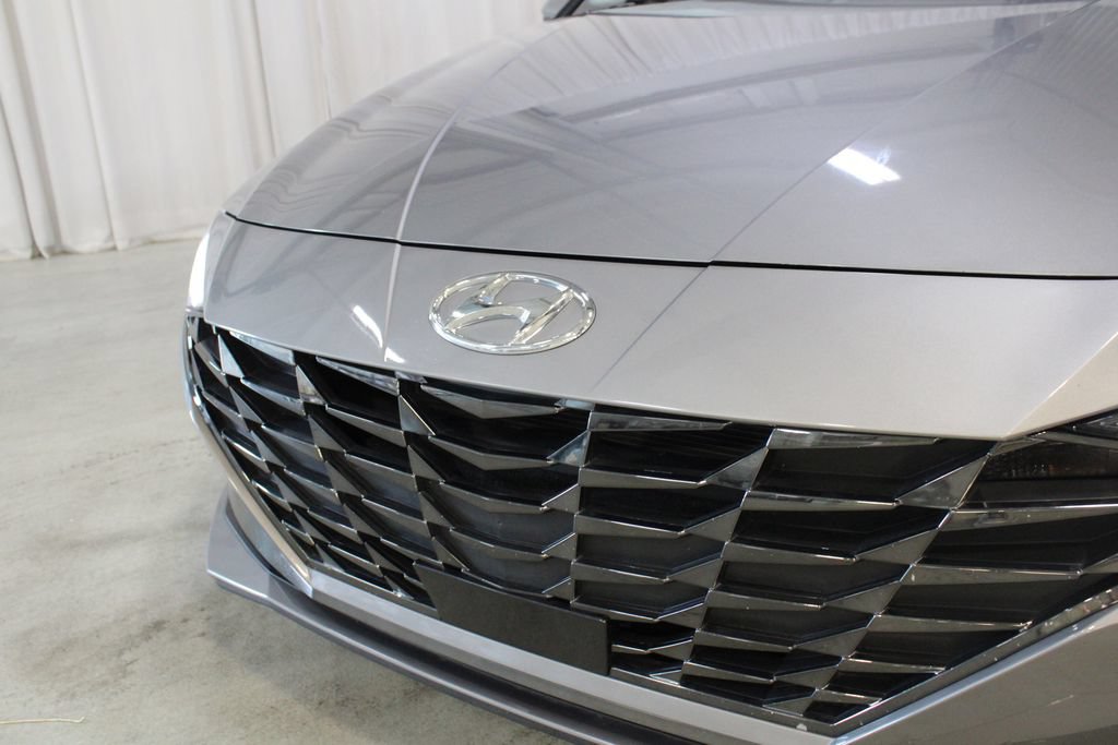 Used 2023 Hyundai Elantra Limited FWD image 32