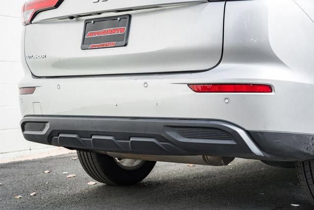 Used 2022 Mitsubishi Outlander ES image 7