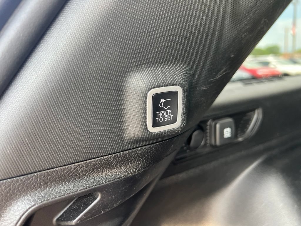 Used 2024 Jeep Grand Cherokee Altitude AWD/4WD image 13
