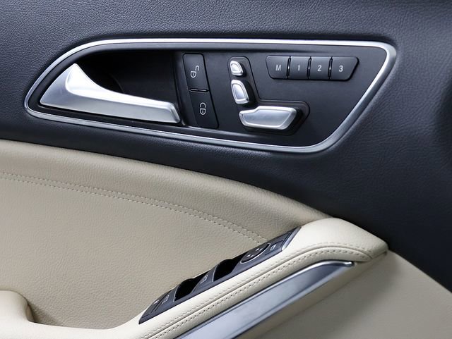 Used 2018 Mercedes-Benz CLA 250 4MATIC image 25