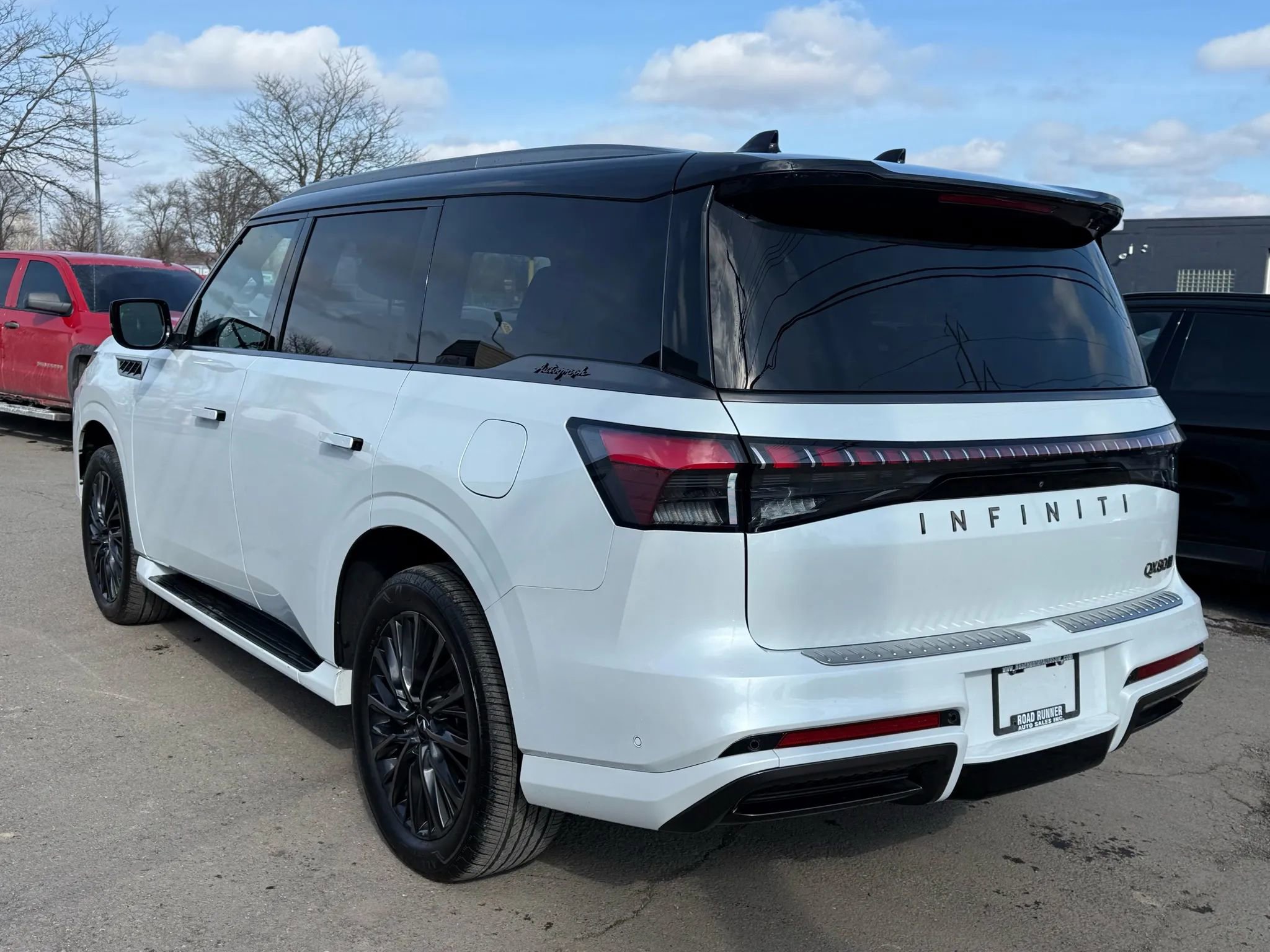 Used 2025 INFINITI QX80 Autograph image 7