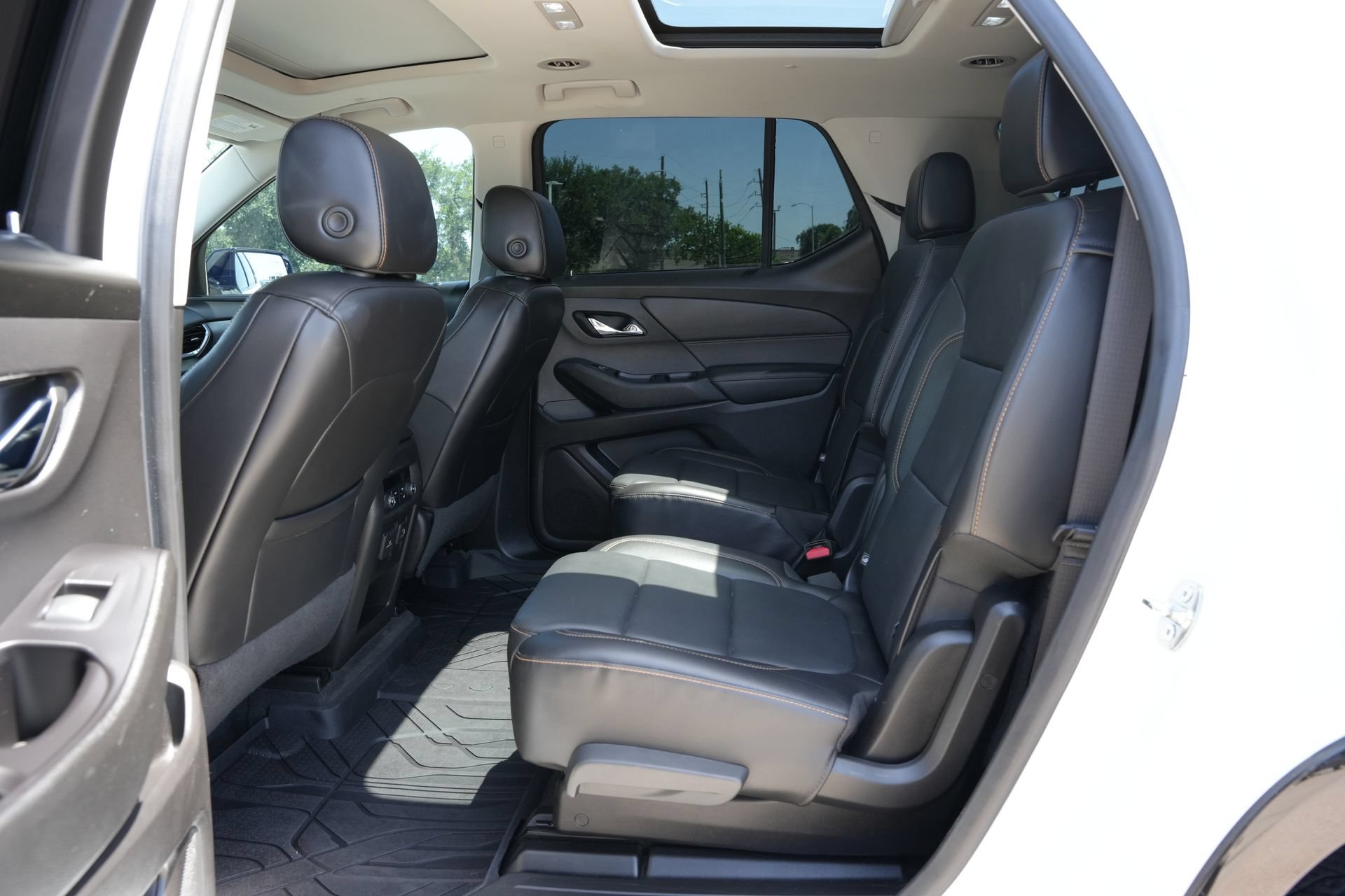 Used 2019 Chevrolet Traverse Premier w/ Redline Edition FWD image 20