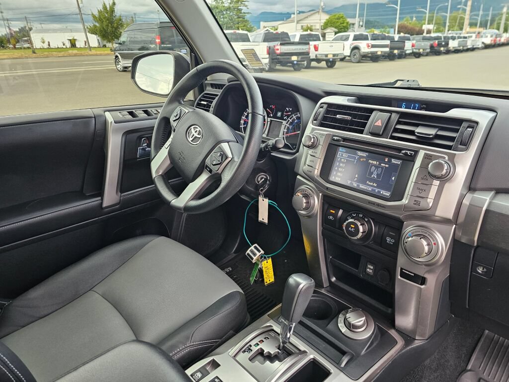 Used 2018 Toyota 4Runner SR5 Premium AWD/4WD image 11