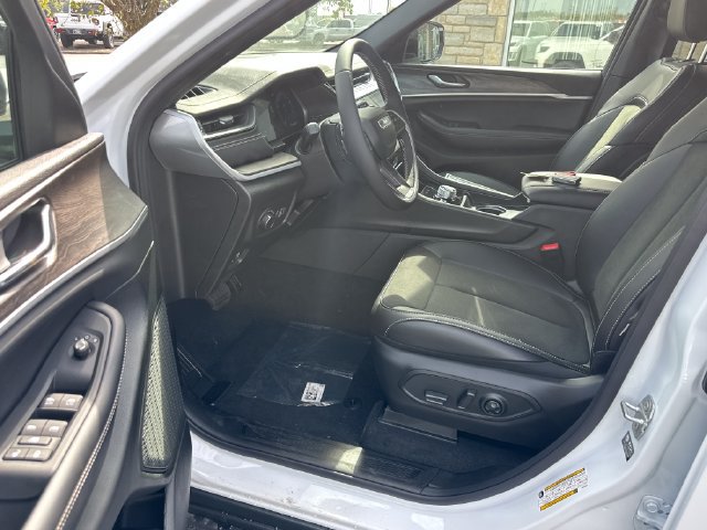 New 2027 Jeep Grand Cherokee 4WD image 9