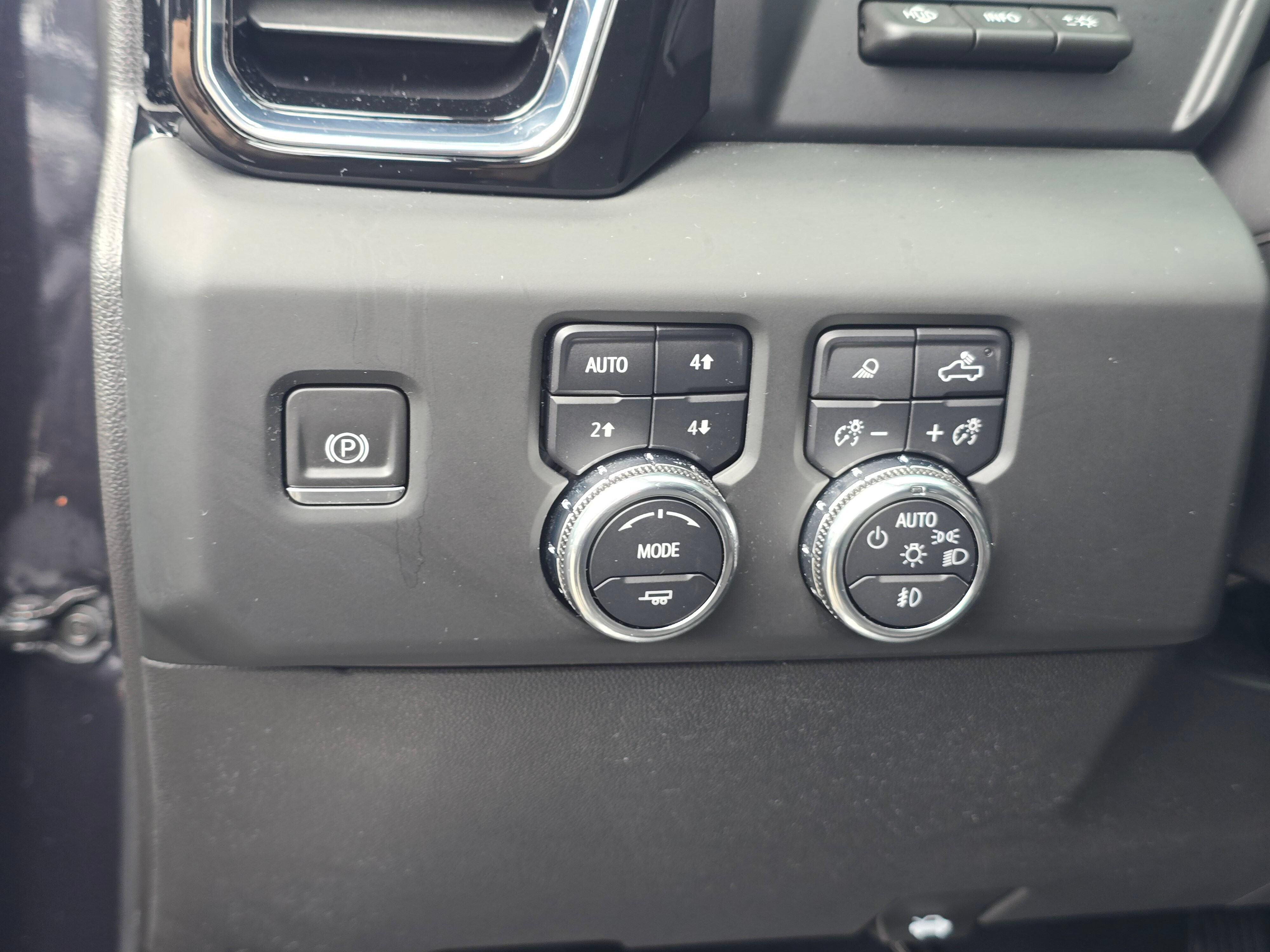 Used 2023 GMC Sierra 1500 Denali w/ Technology Package AWD/4WD image 24