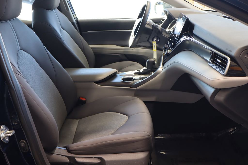 Used 2021 Toyota Camry LE image 14
