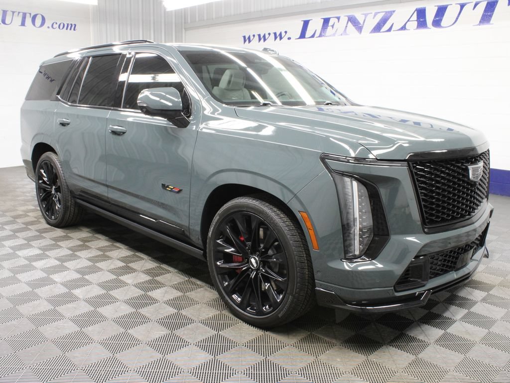 Used 2026 Cadillac Escalade V AWD/4WD image 3