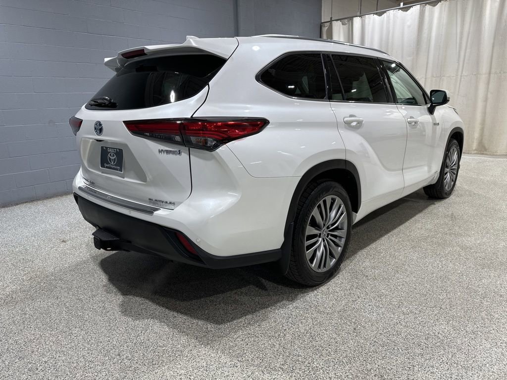 Certified 2020 Toyota Highlander Platinum AWD/4WD image 4