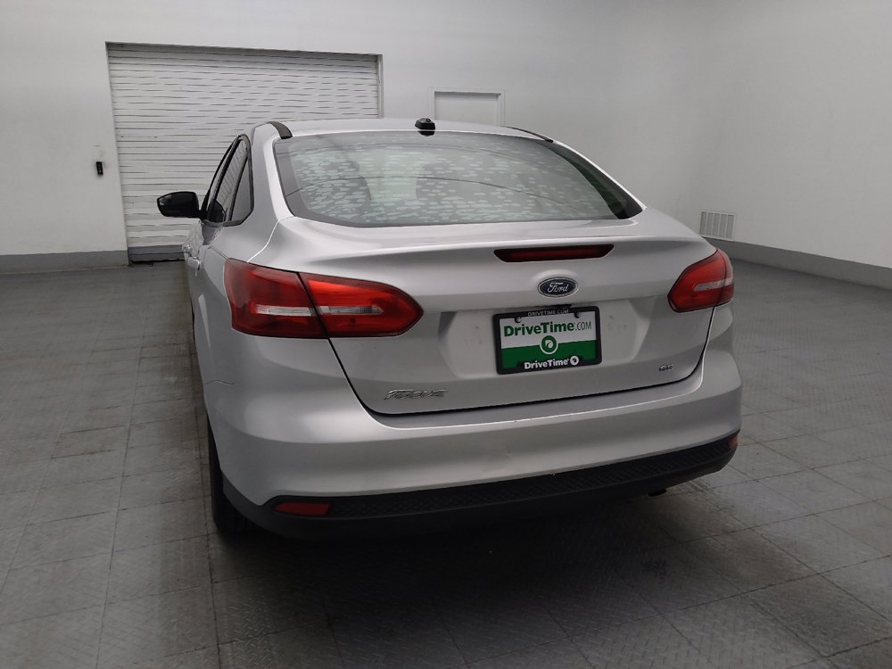 Used 2018 Ford Focus SE w/ SE Appearance Package FWD image 6