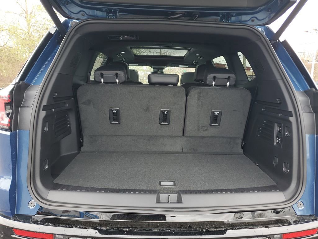 New 2026 GMC Acadia Denali image 8