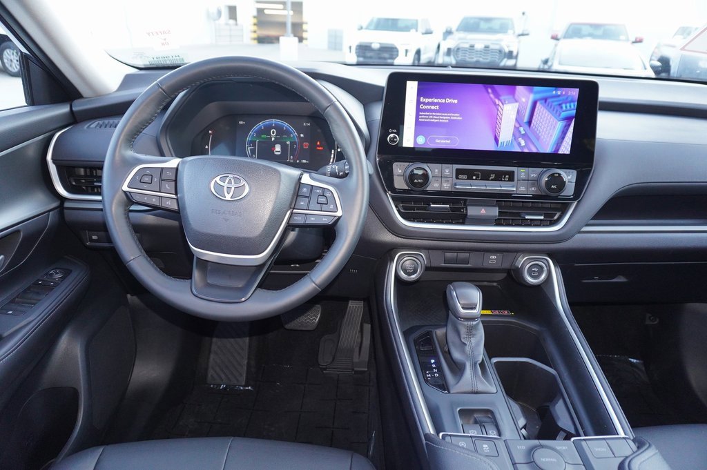 Certified 2025 Toyota Grand Highlander FWD image 13