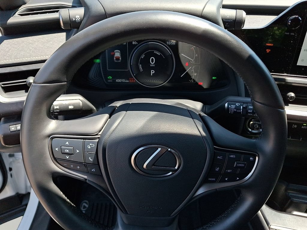 Used 2024 Lexus UX 250h AWD w/ Premium Package image 20