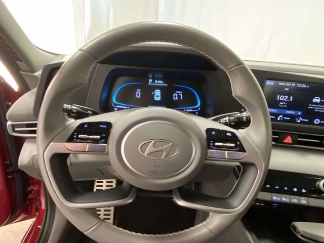 Certified 2025 Hyundai Elantra Sport image 21