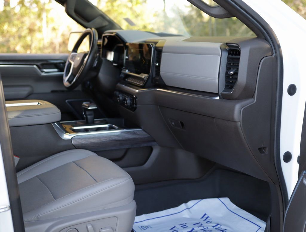 Used 2022 Chevrolet Silverado 1500 LTZ image 33