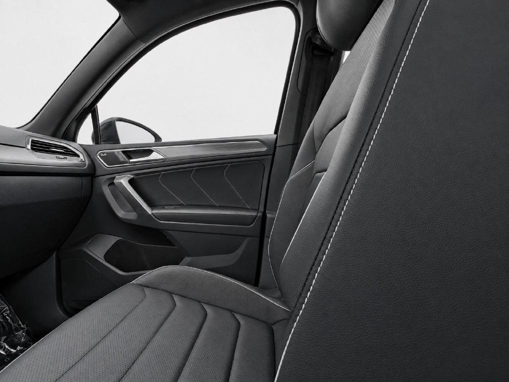 Certified 2023 Volkswagen Tiguan SEL R-Line AWD/4WD image 24