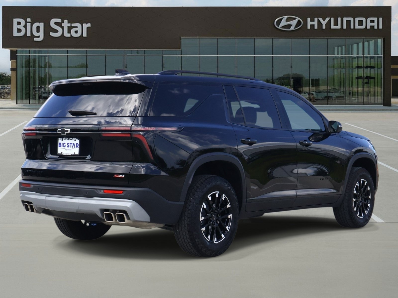 Used 2026 Chevrolet Traverse Z71 w/ Driver Confidence Package AWD/4WD image 4