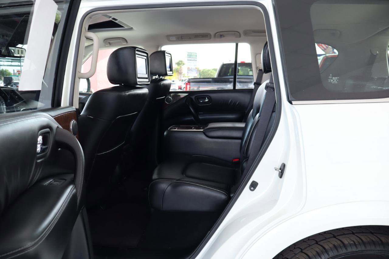 Used 2017 INFINITI QX80 4WD w/ Driver Assistance Package image 31