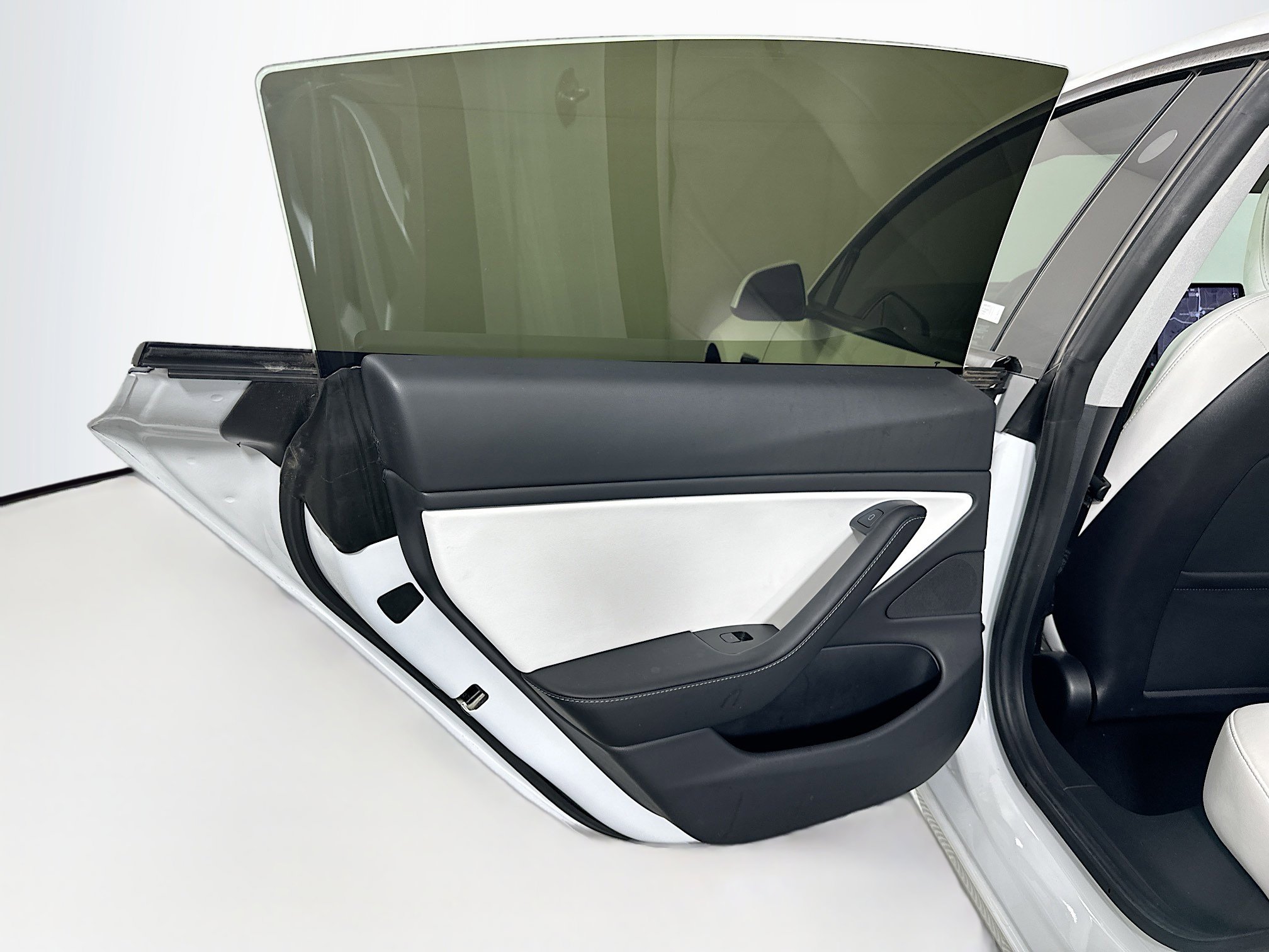 Used 2021 Tesla Model 3 Standard Range Plus RWD image 24