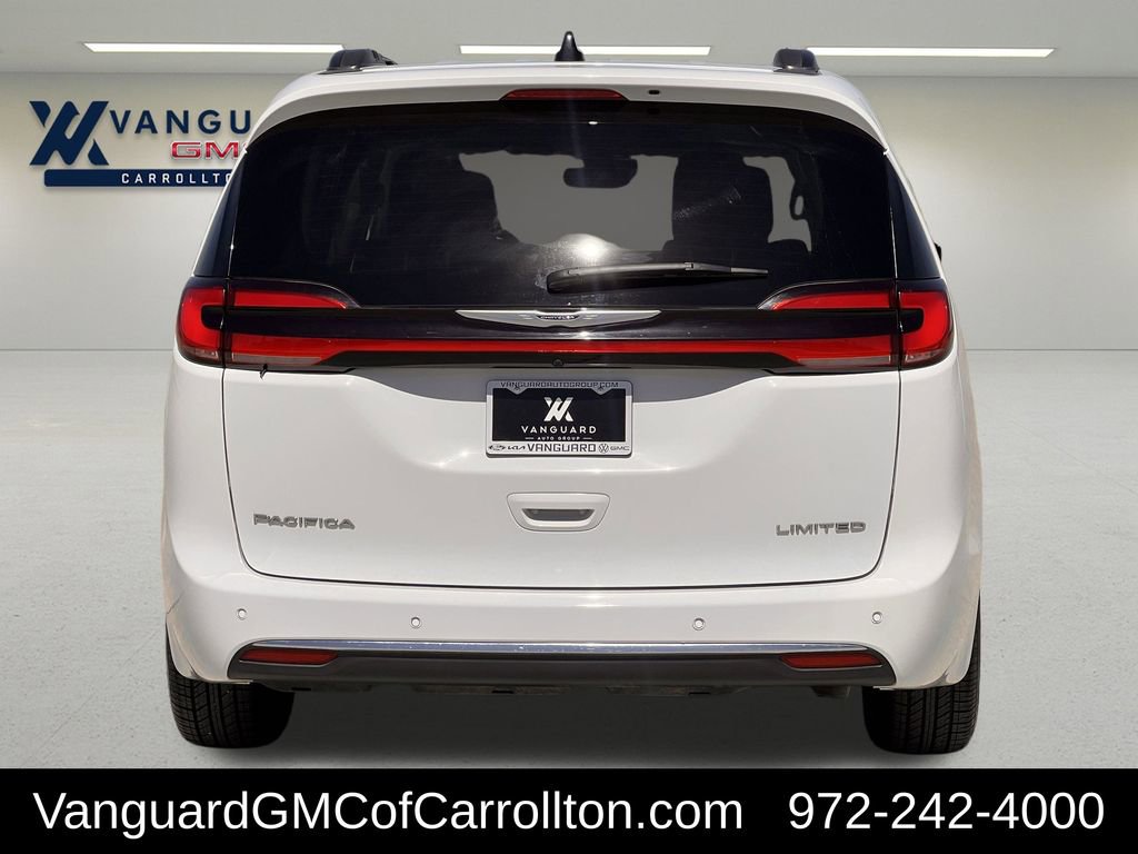 Used 2023 Chrysler Pacifica Limited image 4